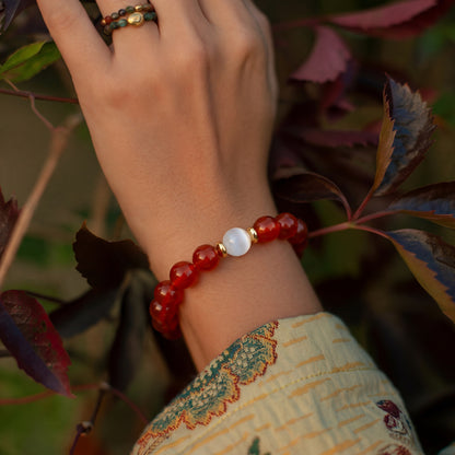 Graceful Fortune Agate Bracelet